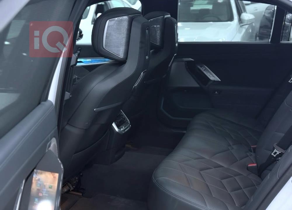 بي ام دبليو الفئة 7